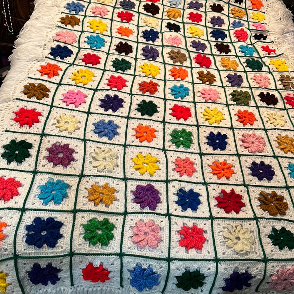 full size bed spread - Picture 4 of 8